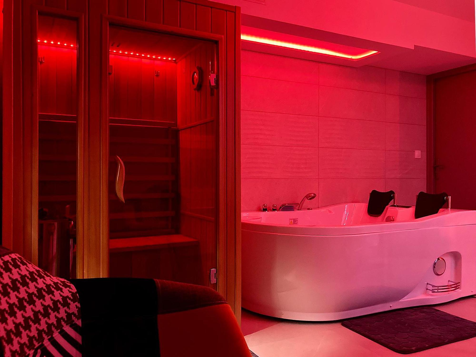 La Bulle De La Cathedrale - Spa - Sauna - Hammam トロワ エクステリア 写真