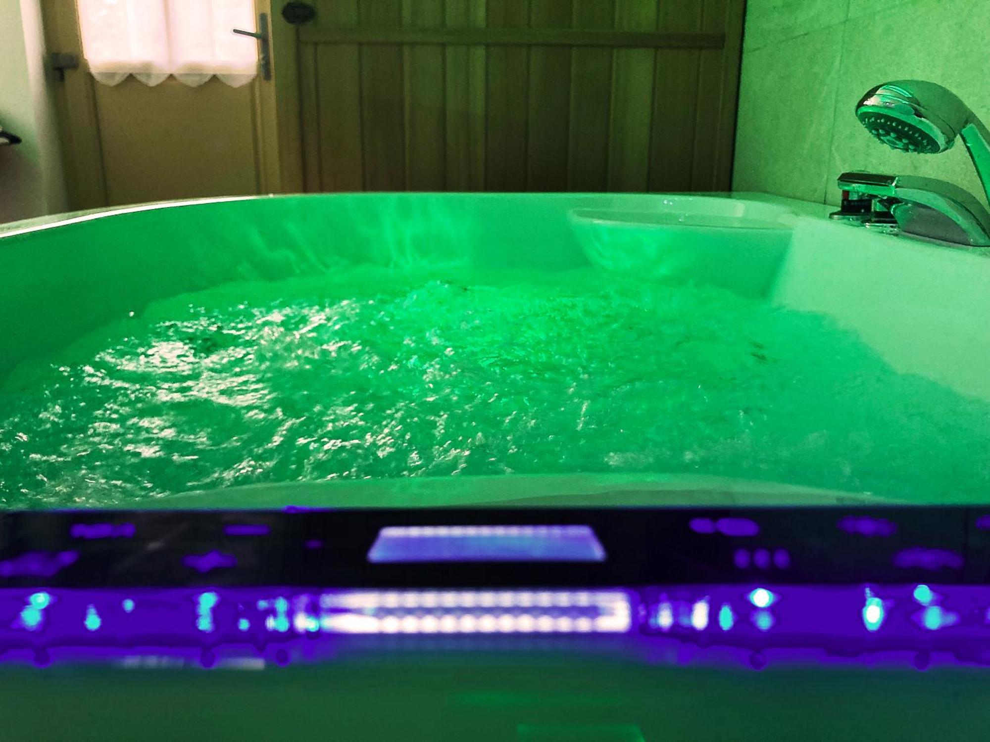 La Bulle De La Cathedrale - Spa - Sauna - Hammam トロワ エクステリア 写真